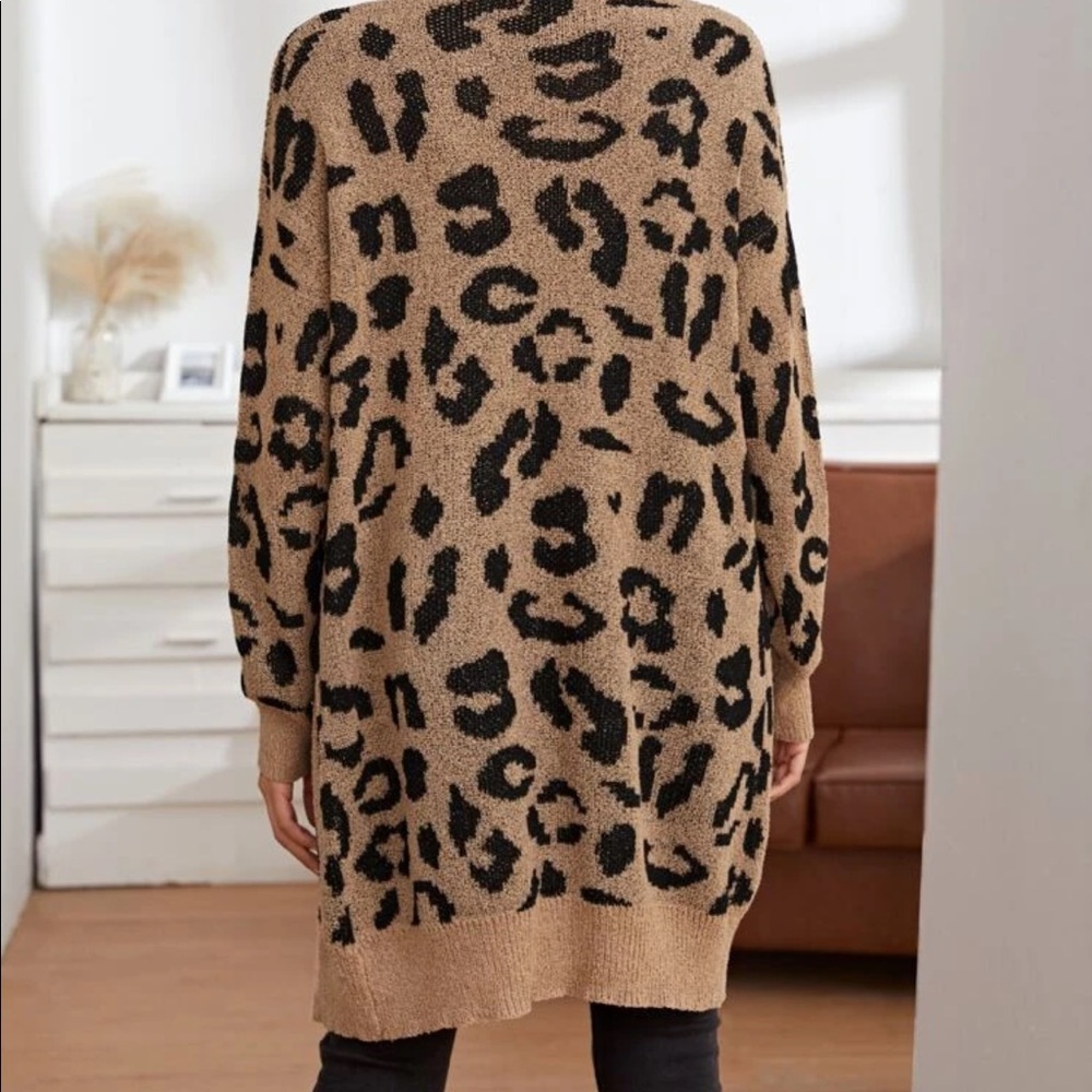 NEW Leopard print sweater - Picture 4 of 4